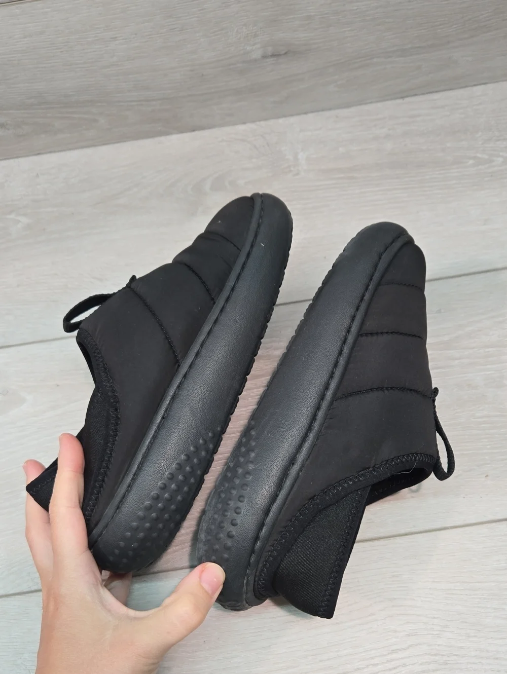 Crocs Big Kids Junior Quilted Boys Black Slip-On Puffer Shoes Clog Sz J3